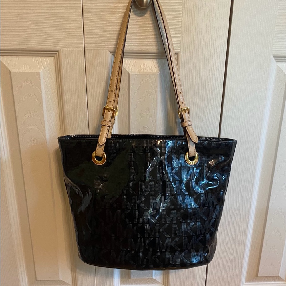 🍀Michael Kors Black Patent Tote with Tan Straps